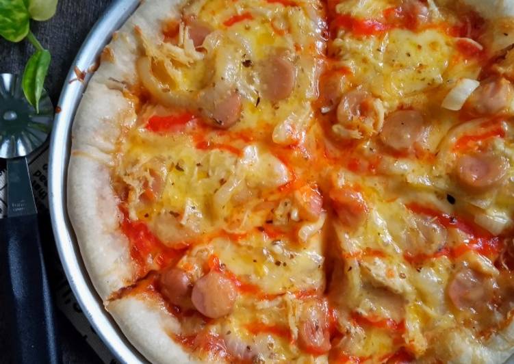 Langkah Mudah untuk Membuat Pizza Empuk (pake pinggiran sosis) yang Lezat Sekali
