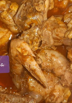 A picture of Cinnamon flavoured chicken peppersoup.
