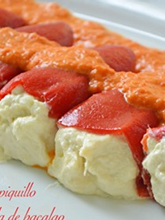 Una foto de Pimientos del piquillo rellenos de brandada de bacalao. (Thermomix)