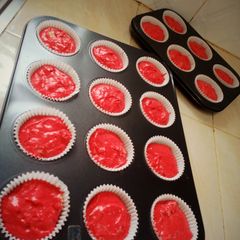 A picture of Redvelvet cupcakes.