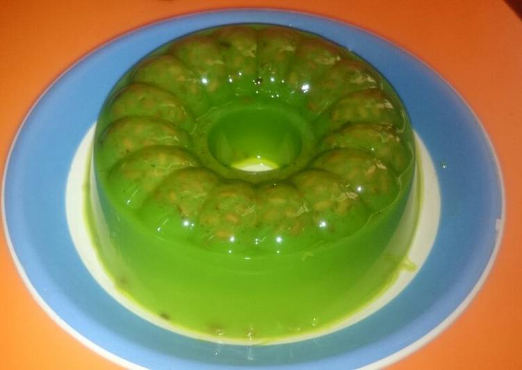 Puding kacang ijo rasa pandan mangga