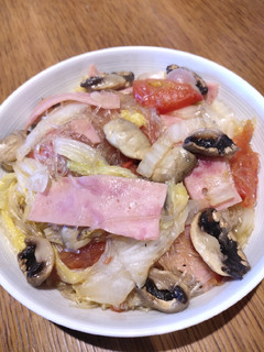 A picture of Chinese Cabbage with Ham.