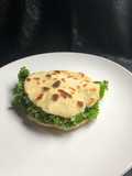Pan pita con kebab de pollo