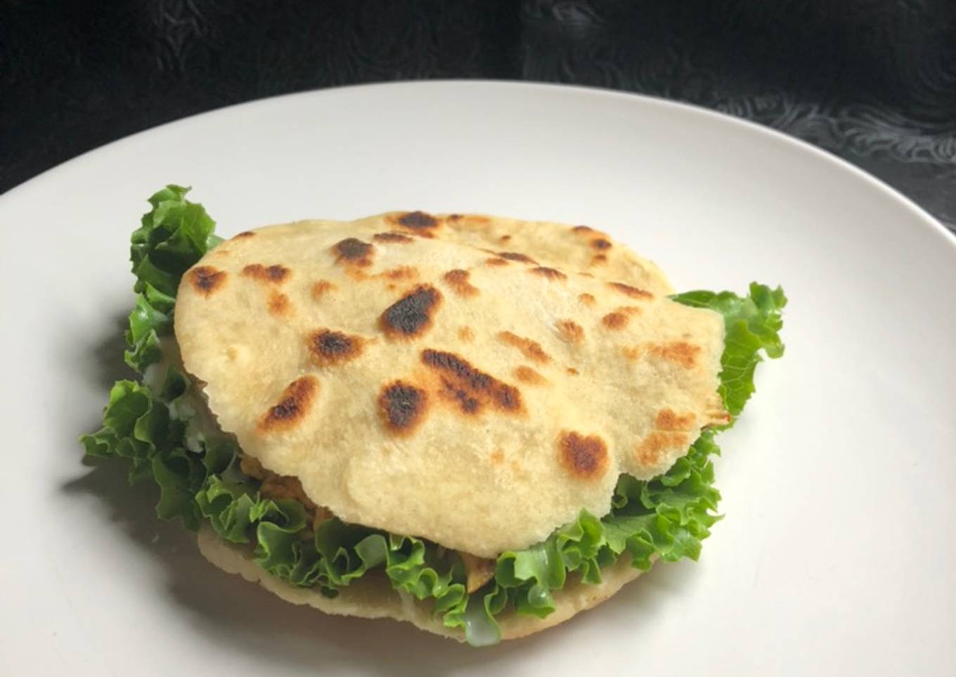 Pan pita con kebab de pollo