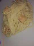 Pasta con pollo en salsa bechamel
