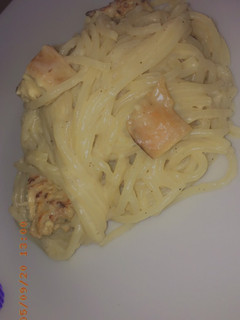 Una foto de Pasta con pollo en salsa bechamel