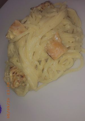 Una foto de Pasta con pollo en salsa bechamel