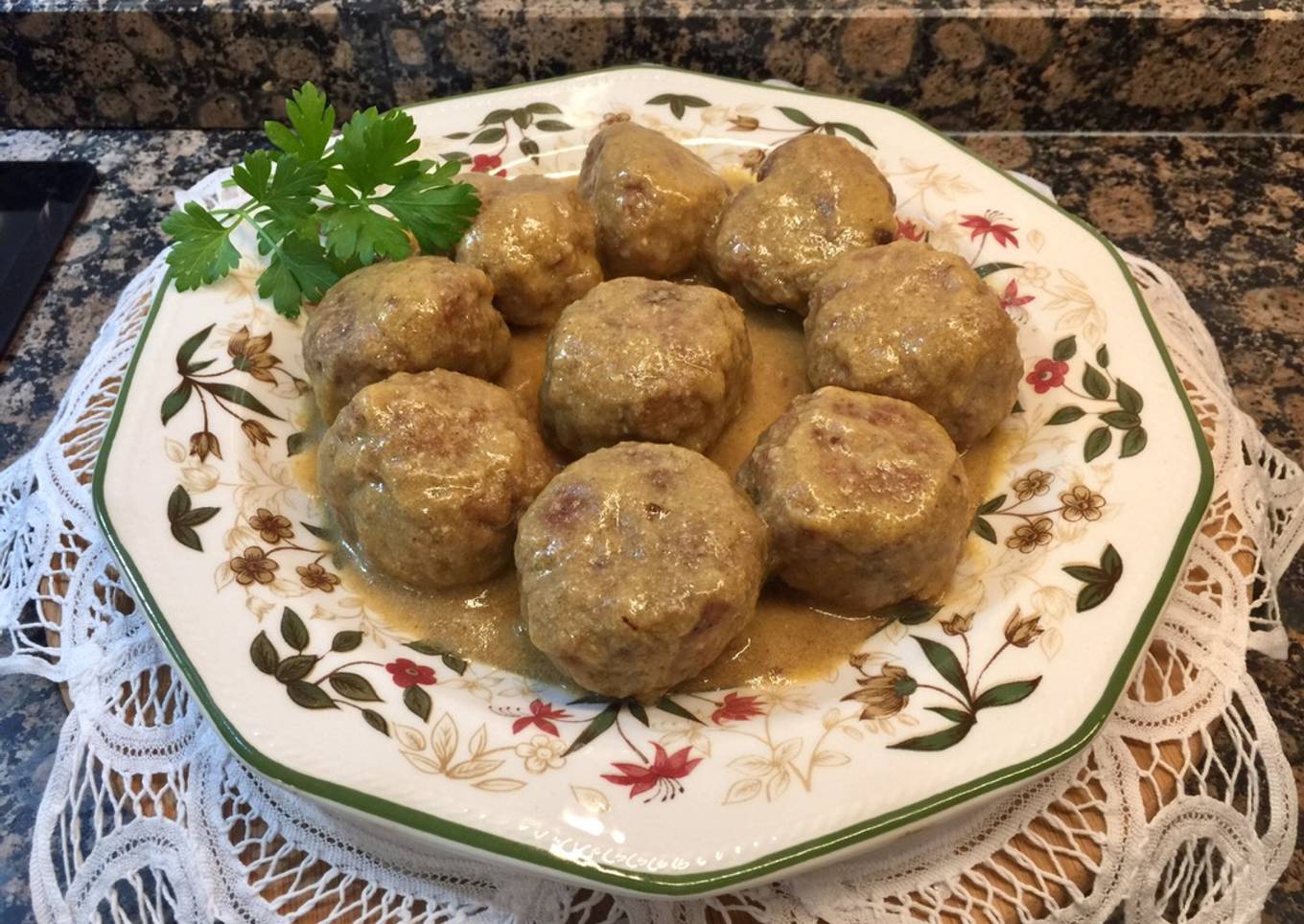 Albóndigas en salsa de almendras, sin gluten, sin lactosa