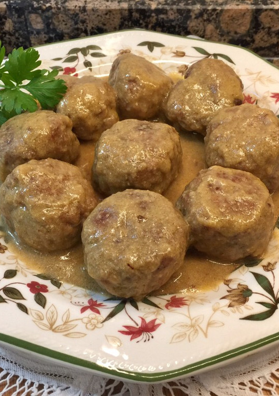 Una foto de Albóndigas en salsa de almendras, sin gluten, sin lactosa