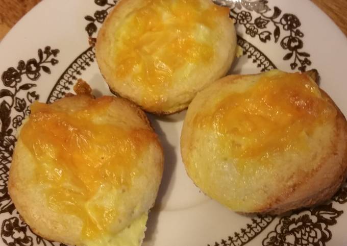 Bite sized cornbread quiches