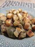 Alcachofas con jamón y picatostes