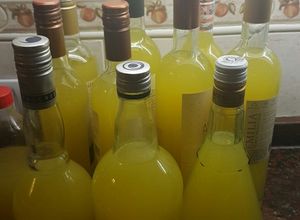 Una foto de Limoncello casero