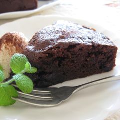A picture of Chocolate Berry Cake.