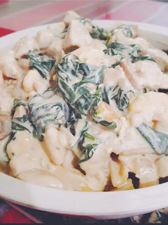 A picture of Creamy Chicken and Spinach Pasta.