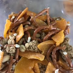 A picture of Trail Mix.