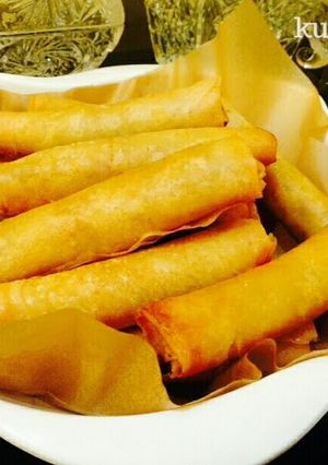 A picture of Chicken Vegetable Rolls.