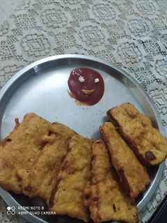 ब्रेड पकौड़ा (Bread pakoda recipe in Hindi) रेसिपी मुख्य फोटो