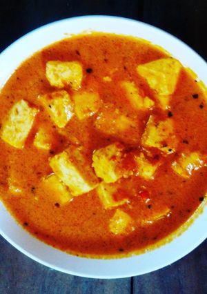 A picture of Paneer curry.