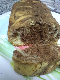 Una foto de Budín marmolado clásico