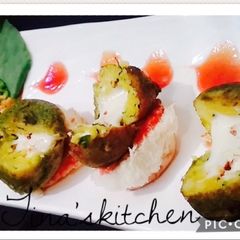 A picture of Green cheese vada pav.