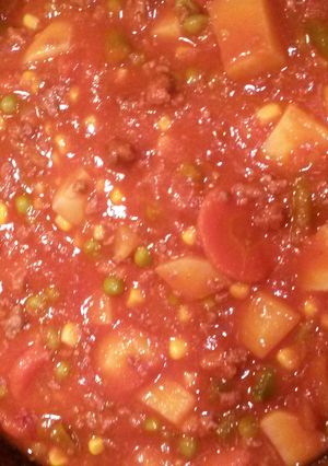 A picture of vegetable beef soup.
