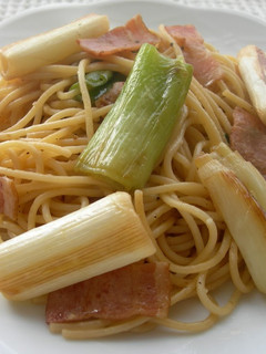A picture of Soy Sauce Butter Pasta with Japanese Leek and Bacon.