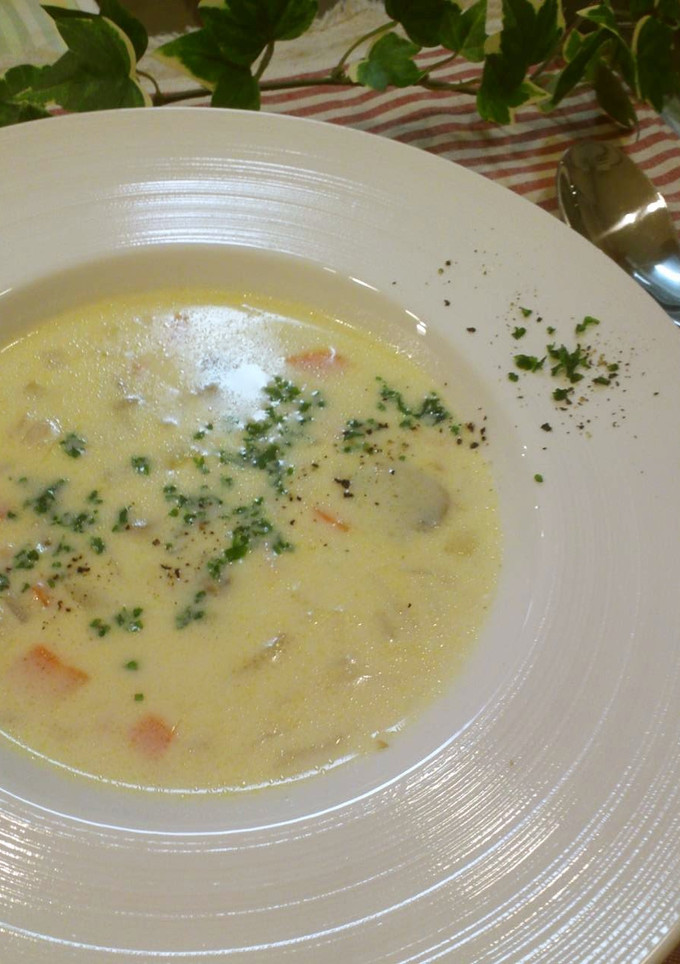 A picture of Easy Clam Chowder with Everyday Ingredients.