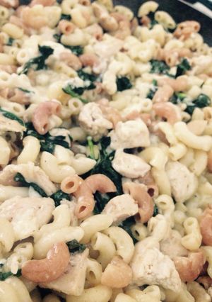 Una foto de Pasta con pollo
