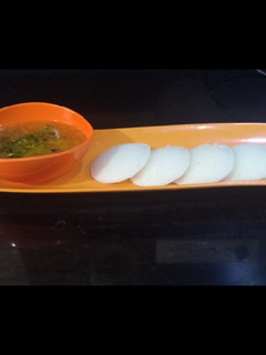 A picture of Idli sambhar.