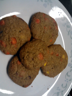A picture of Reece's Pieces Peanut Butter Cookies.