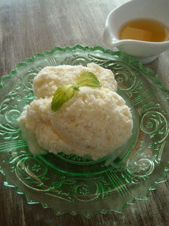 A picture of Coconut & Pineapple Tropical Gelato.