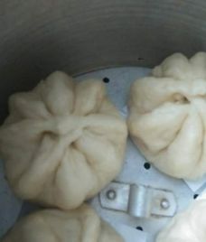 bánh bột mì nhân thịt