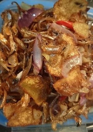 A picture of Crispy anchovies and potato.