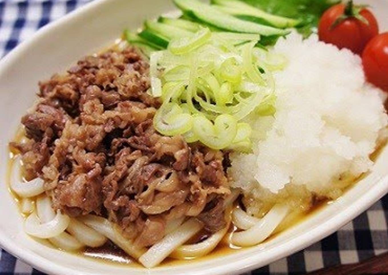 Udon Noodles with Grated Daikon and Beef
