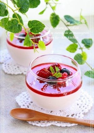 A picture of Honey Yogurt Mousse.