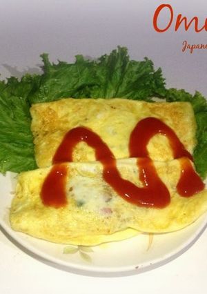 A picture of OMURICE オムライス (JAPANESE OMELETTE RICE).