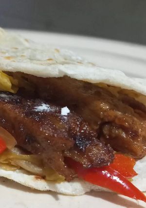 Una foto de Wraps veganos de verdura y seitán