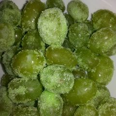 A picture of Sour Patch Grapes.
