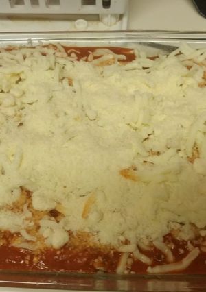 A picture of Garlicky Chicken and pepperoni Parmesan bake.