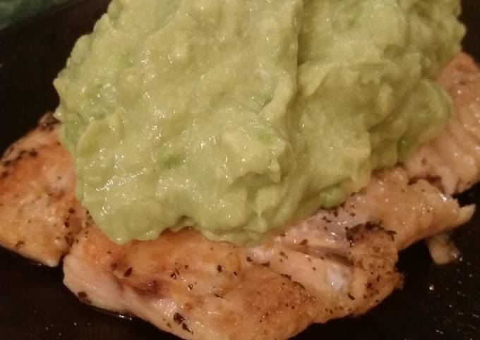 Grilled Salmon with Creamy Avocado Sauce