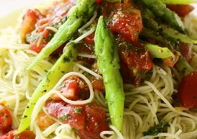 Recipe of Quick Chilled Pasta with Seasonal Tomatoes, Asparagus and Basil