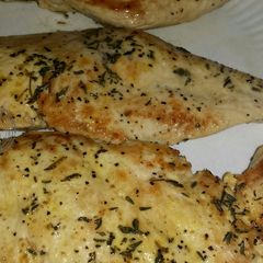 A picture of Lemon herb chicken.