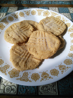 A picture of Easy peanut butter cookies.