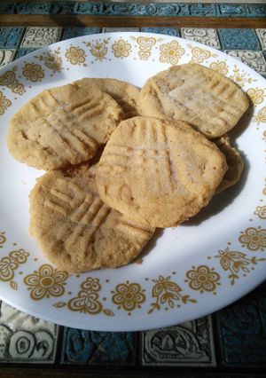 A picture of Easy peanut butter cookies.