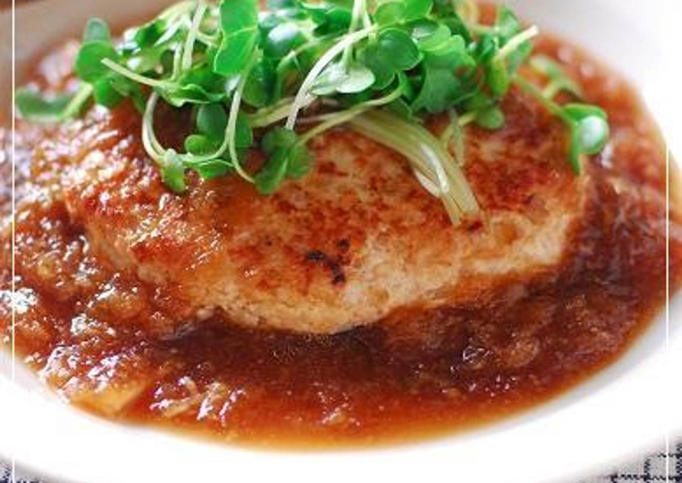 Minced Chicken and Tofu Hamburger Steaks with Grated Daikon and Ankake Sauce