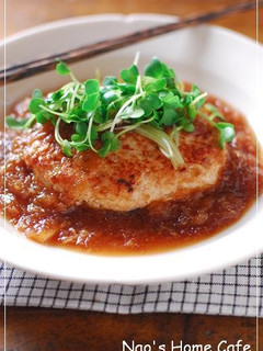 A picture of Minced Chicken and Tofu Hamburger Steaks with Grated Daikon and Ankake Sauce.