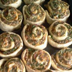 A picture of spinach and beef pinwheels.