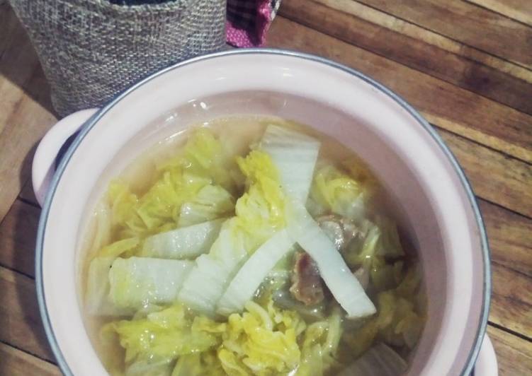 Cara Membuat Tumis sawi putih baso Istimewa