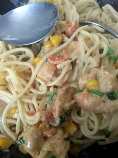 A picture of chicken pasta.