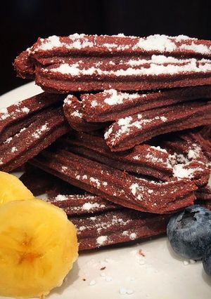 Una foto de Churros de chocolate saludables. Integrales, veganos, fáciles y light